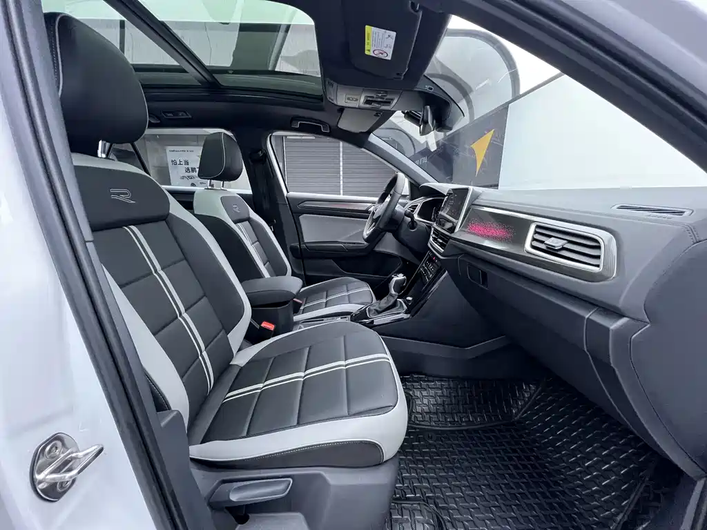 Volkswagen T-Roc 2025 — фото 12