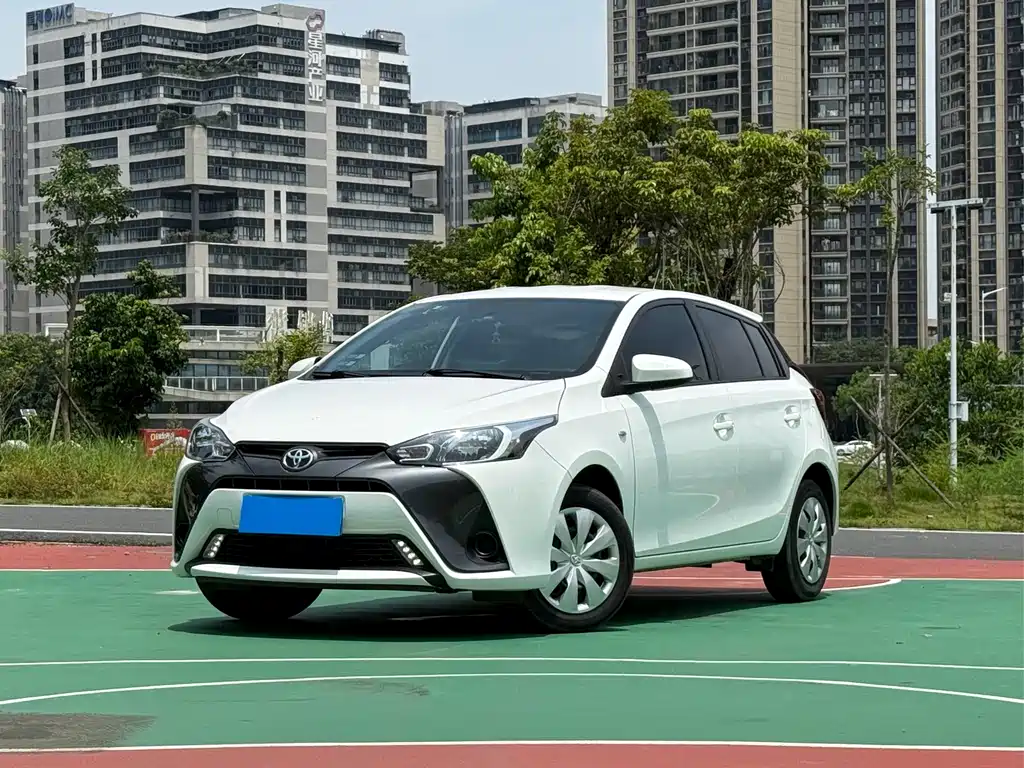 Toyota Yaris L 2022