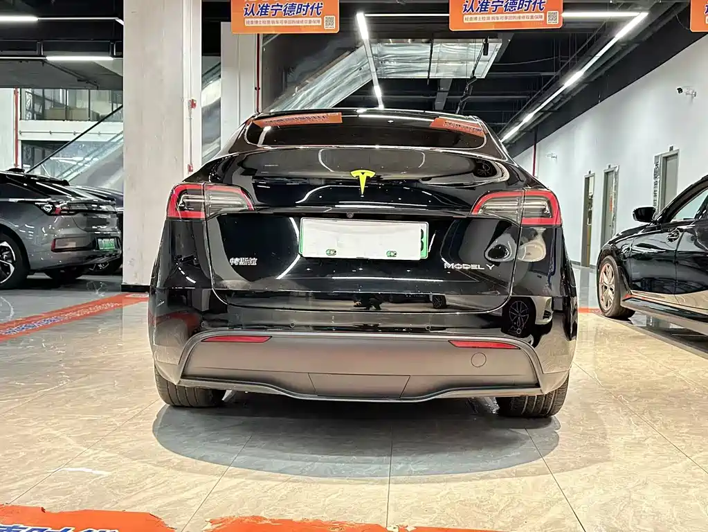 Tesla Model Y 2022 — фото 7