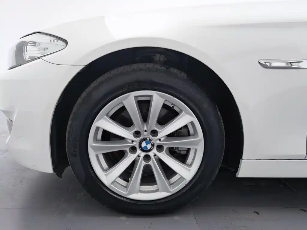 BMW 5 Series 2013 — фото 17