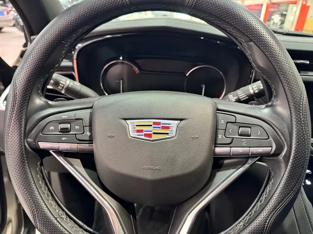 Cadillac XT6 2021 — фото 13