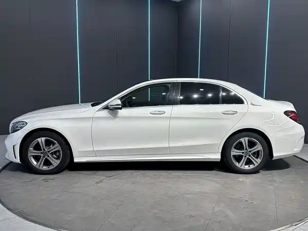 Mercedes-Benz C-Class 2021