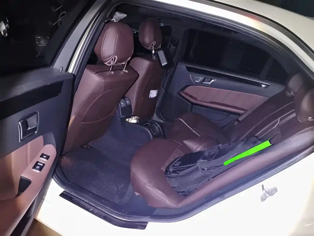 Mercedes-Benz E-Class 2015 — фото 15
