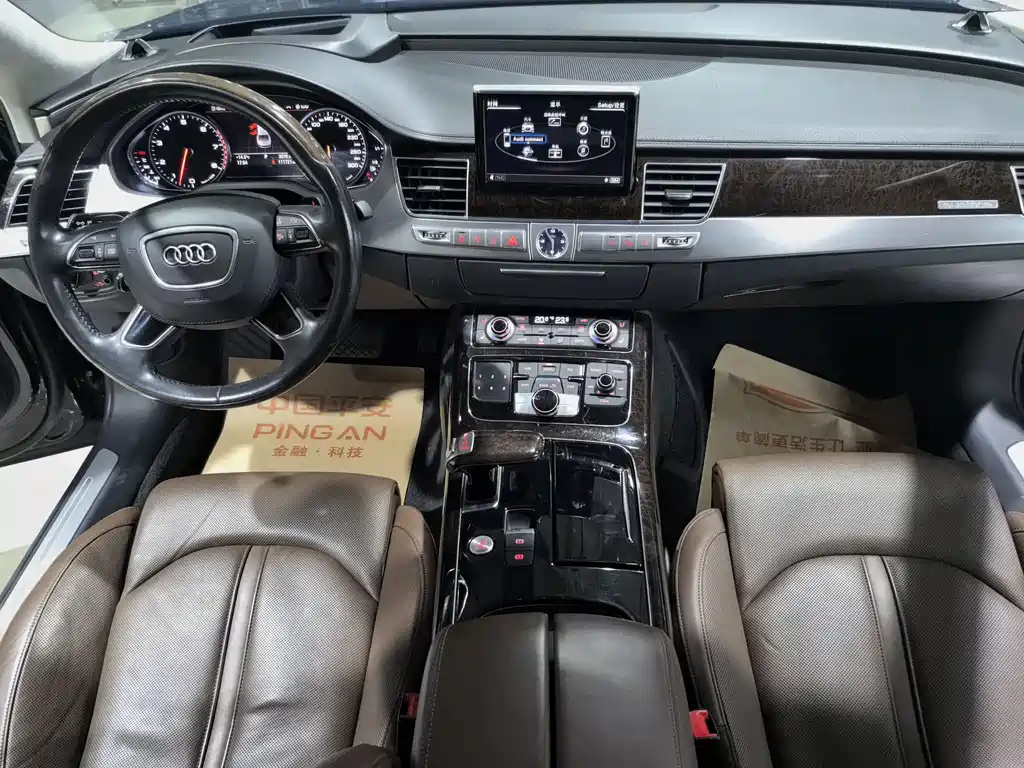 Audi A8 2015 — фото 31