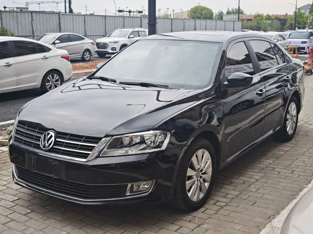 Volkswagen Lavida 2015 — фото 1