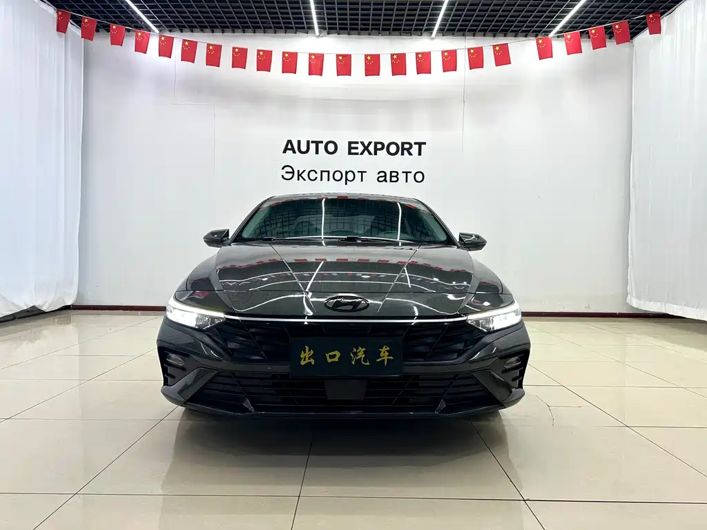 Hyundai Elantra 2023 — фото 3
