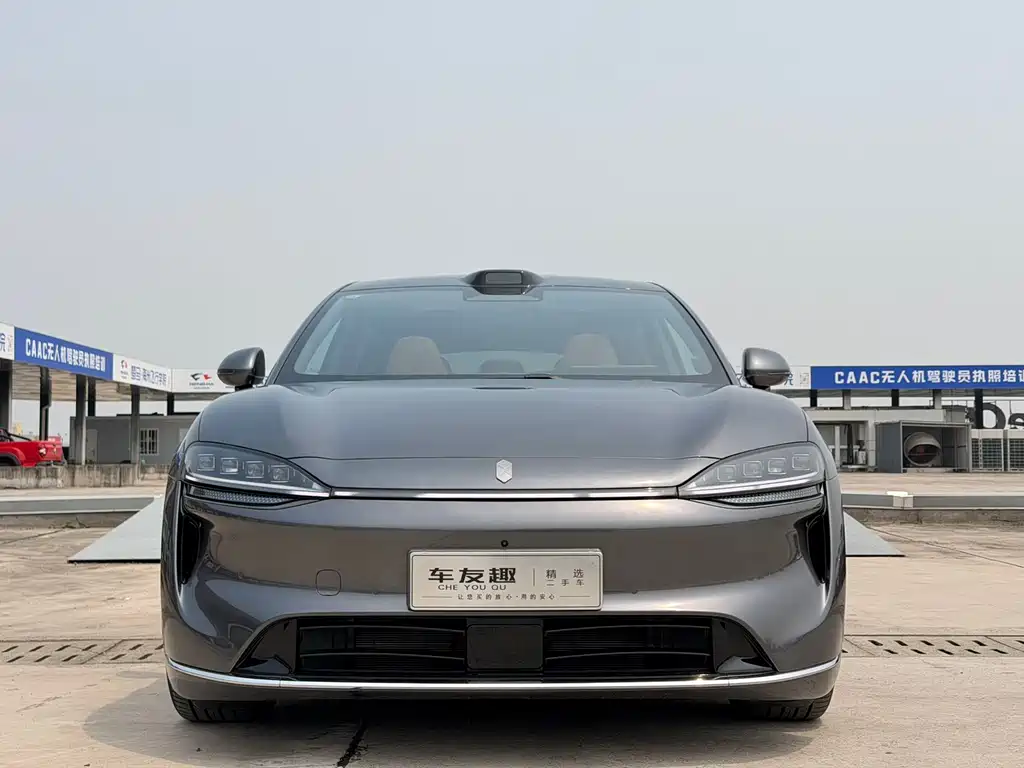 Luxeed Zhijie R7 2025