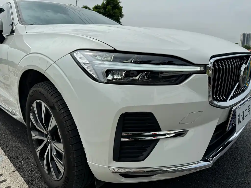 Volvo XC60 2025