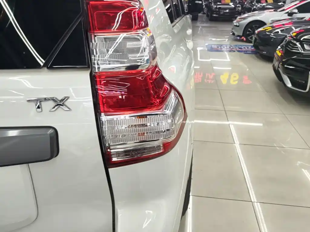 Toyota Prado 2017 — фото 8
