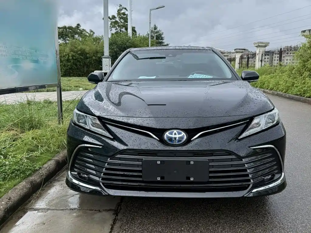 Toyota Camry 2024 — фото 3