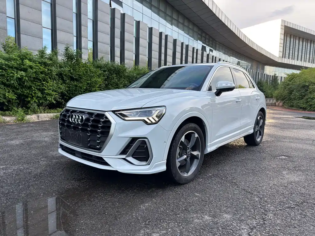 Audi Q3 2022