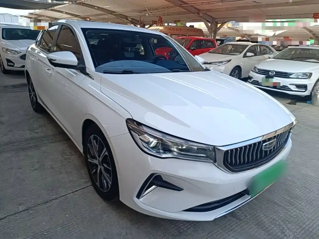 Geely Emgrand 2022