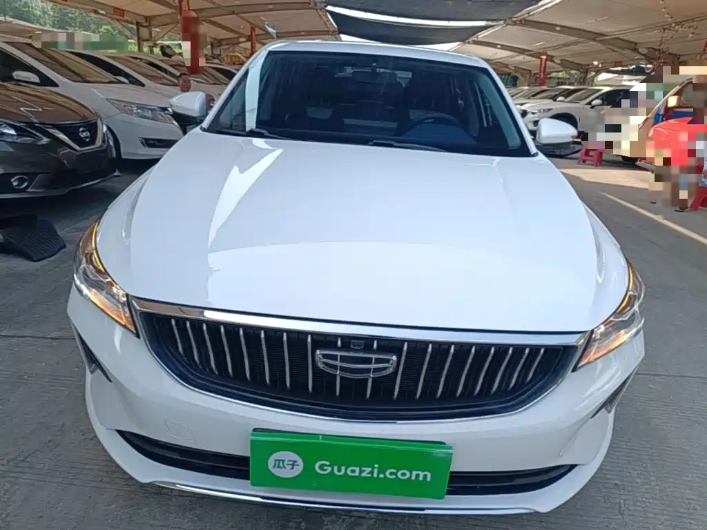 Geely Emgrand 2022