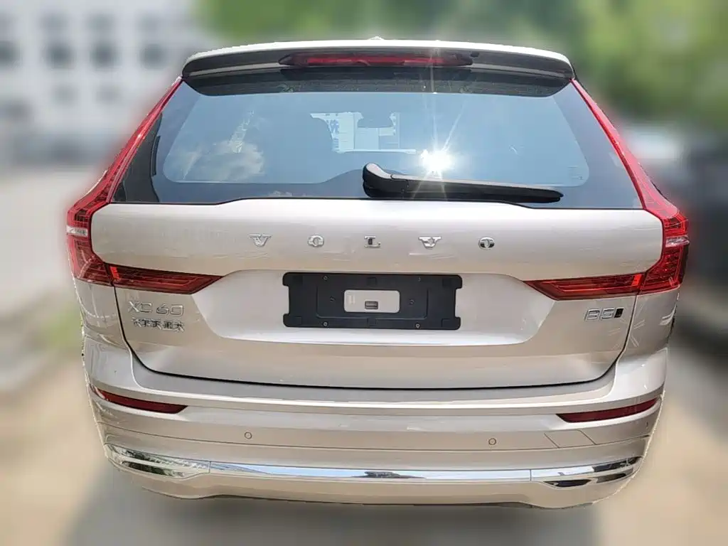 Volvo XC60 2025 — фото 10