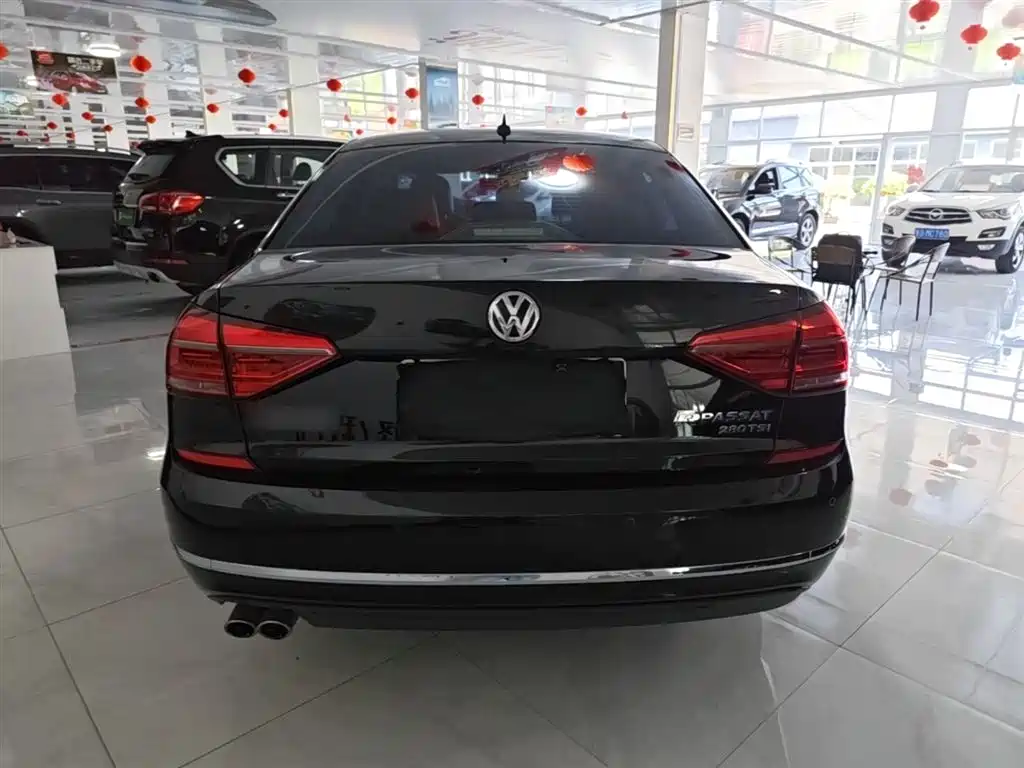 Volkswagen Passat 2018 — фото 6