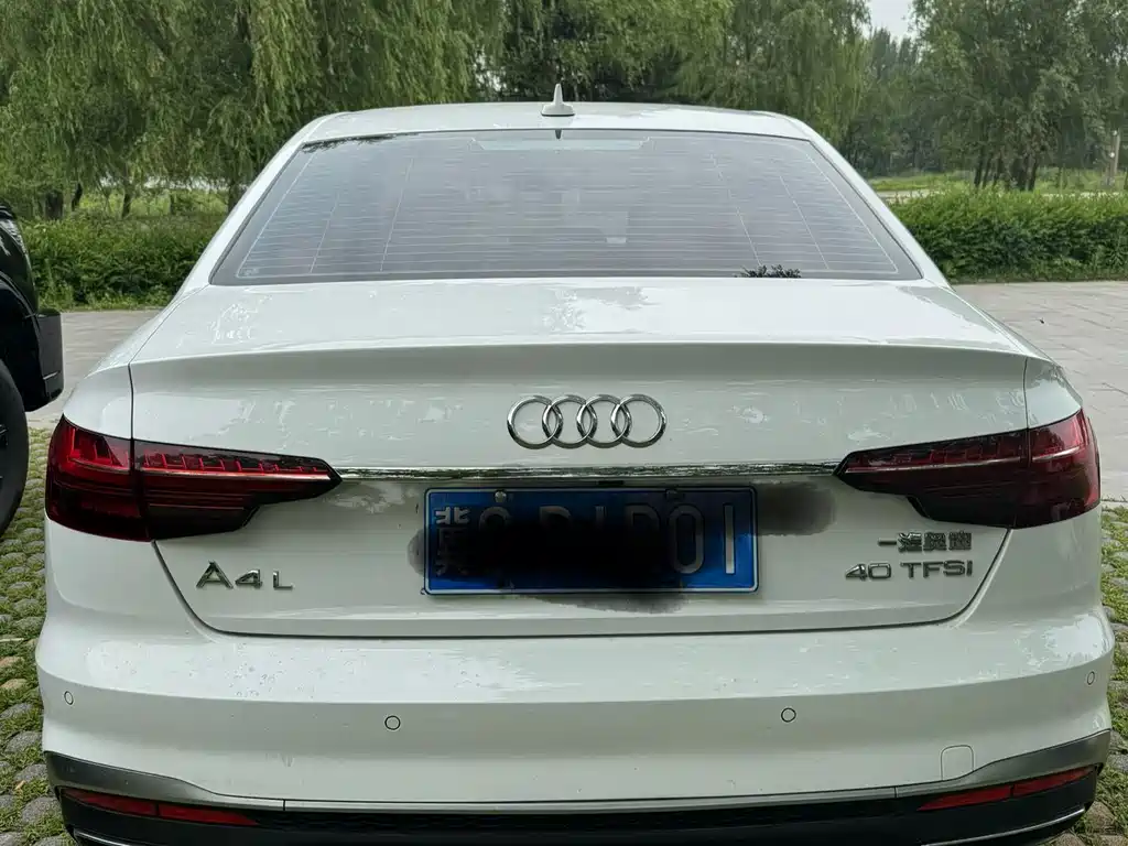 Audi A4L 2023 — фото 9