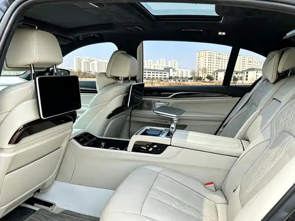 BMW 7 Series 2015