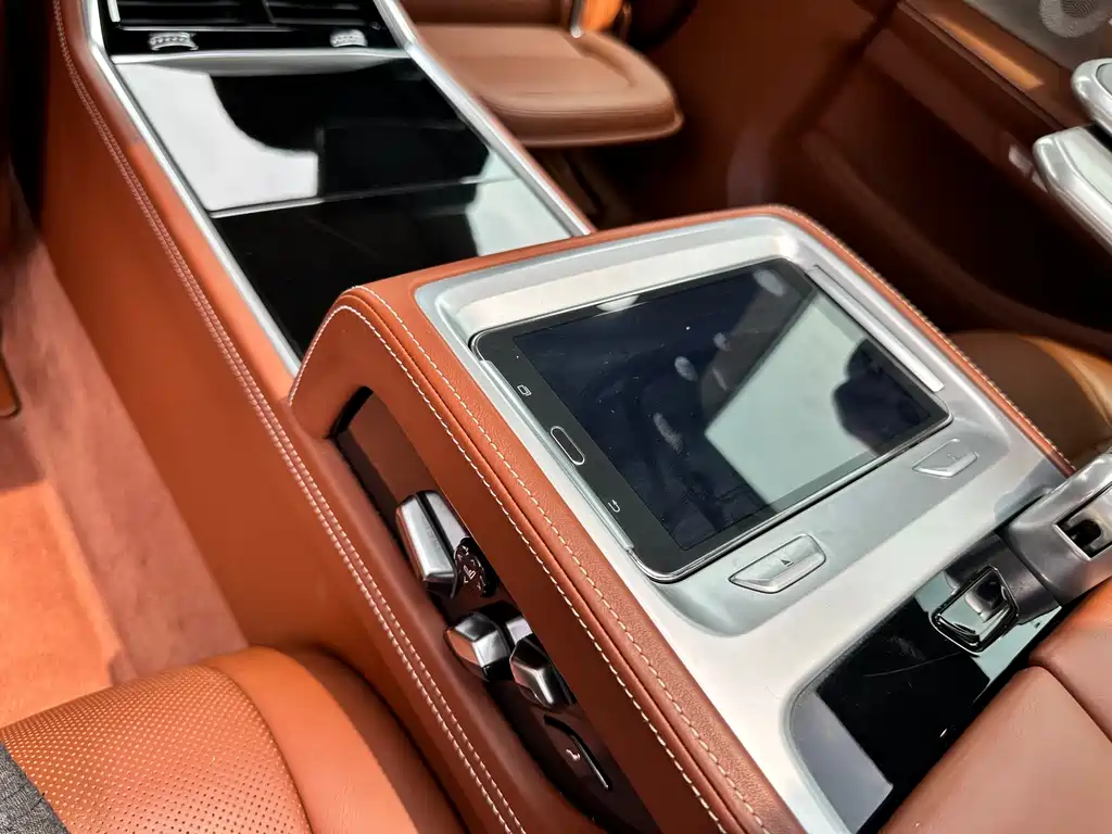 BMW 7 Series 2018 — фото 12