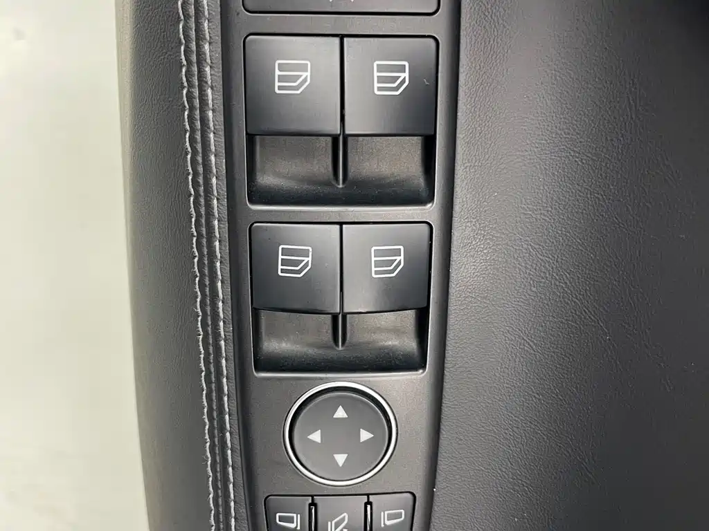 Tesla Model S 2016 — фото 10