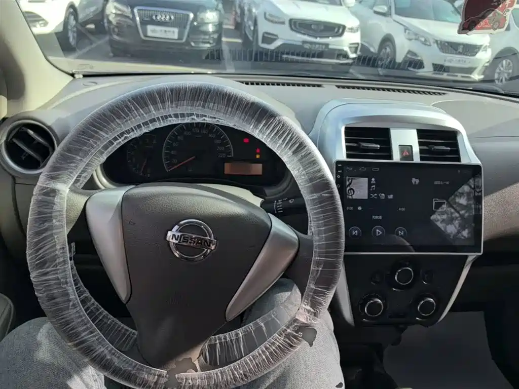 Nissan Sunny 2016 — фото 10