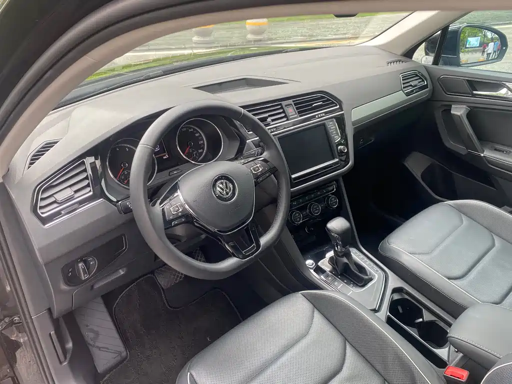 Volkswagen Tiguan L 2018 — фото 5
