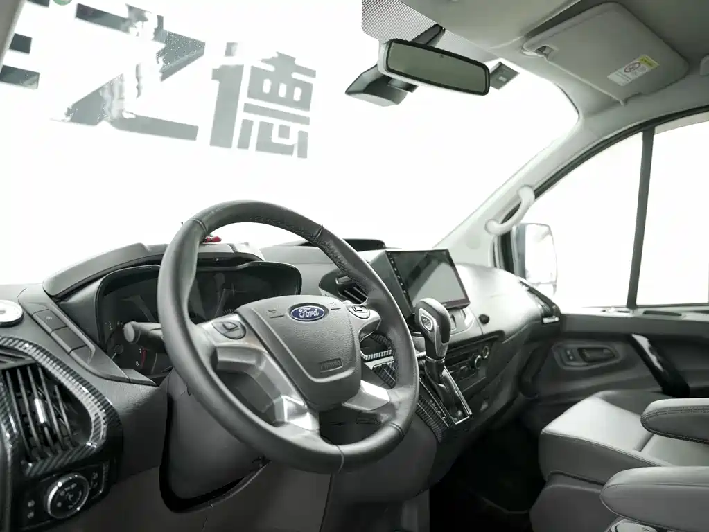 Ford Tourneo 2021 — фото 9