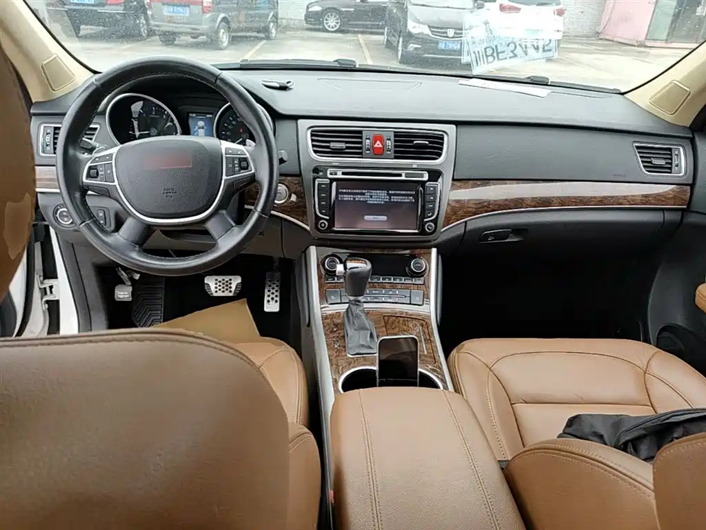 Haval H8 2015 — фото 10
