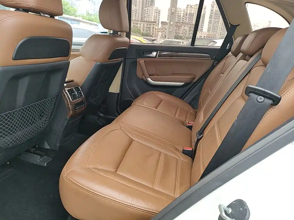 Haval H8 2015 — фото 17