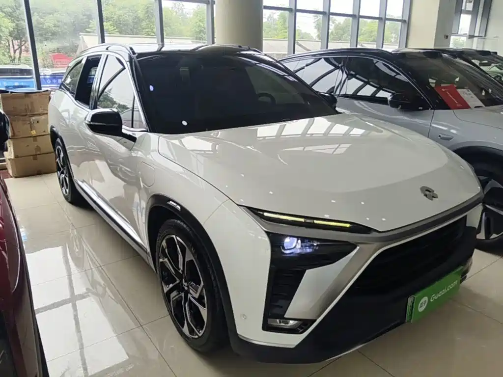 NIO ES8 2022