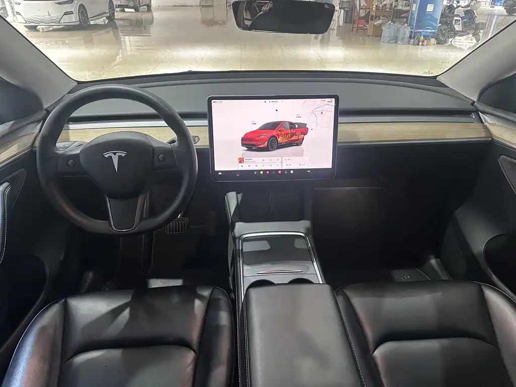 Tesla Model Y 2023 — фото 9