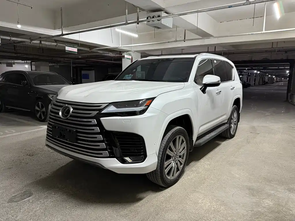 Lexus LX — фото 1