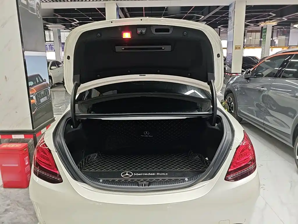 Mercedes-Benz C-Class 2020 — фото 19