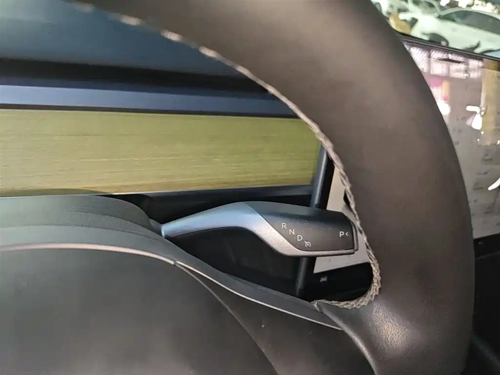 Tesla Model Y 2023 — фото 14