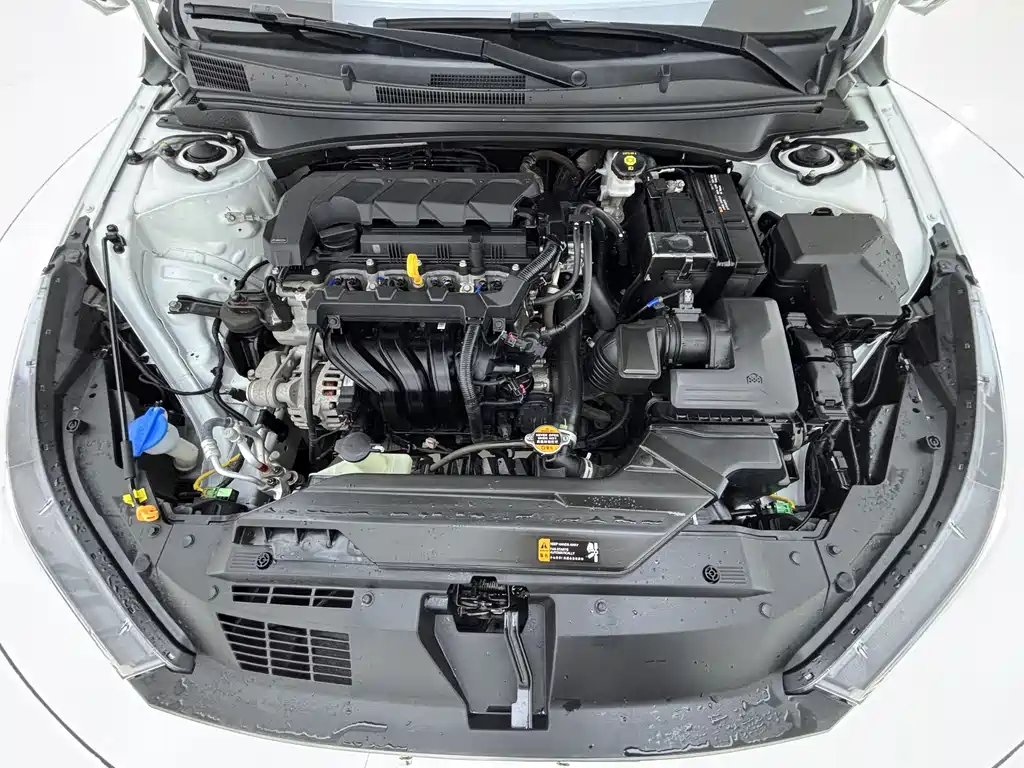 Hyundai Elantra 2023 — фото 28