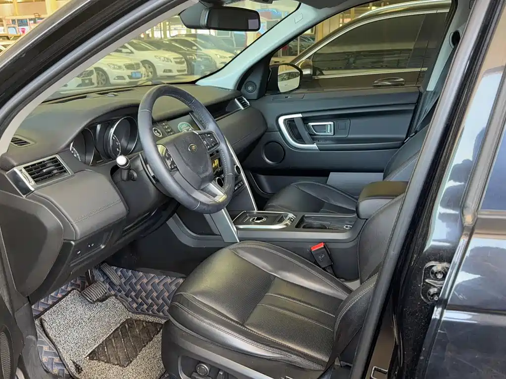 Land Rover Discovery Sport 2017 — фото 12