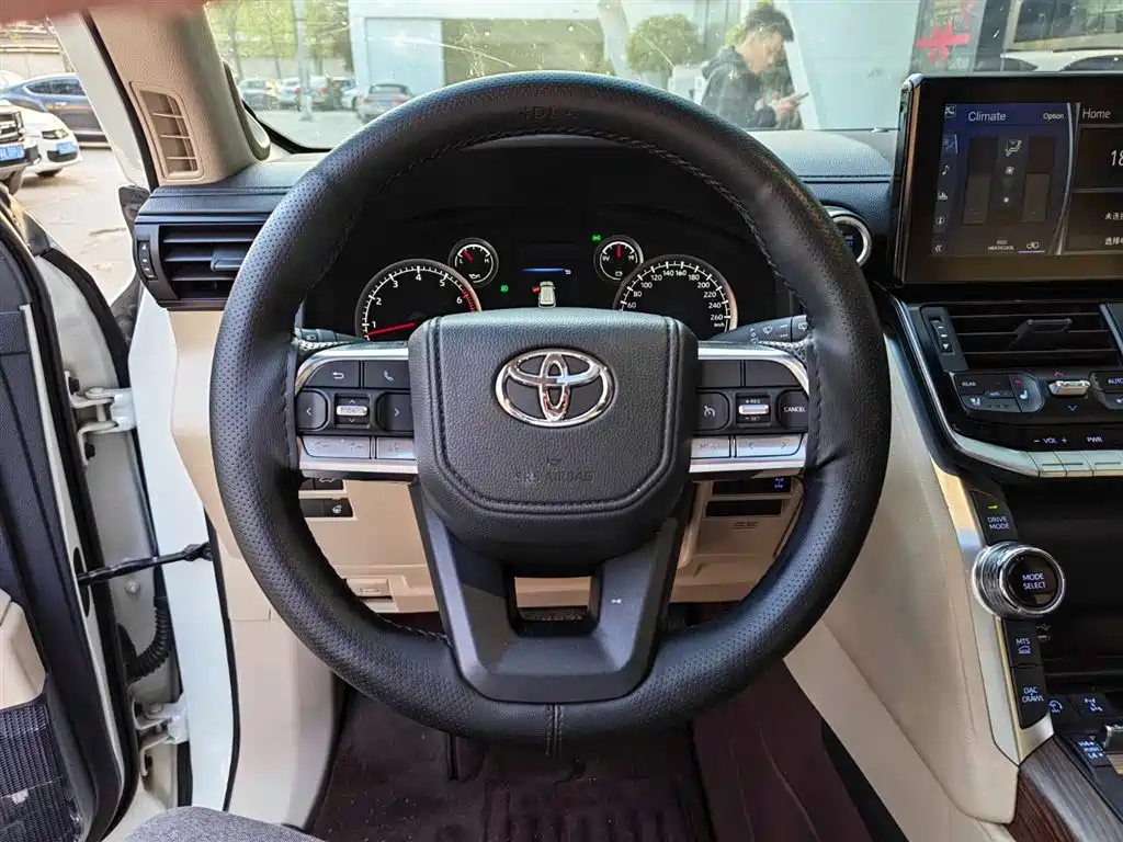 Toyota Land Cruiser 2025 — фото 11