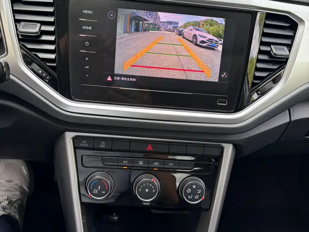 Volkswagen T-Roc 2023 — фото 14