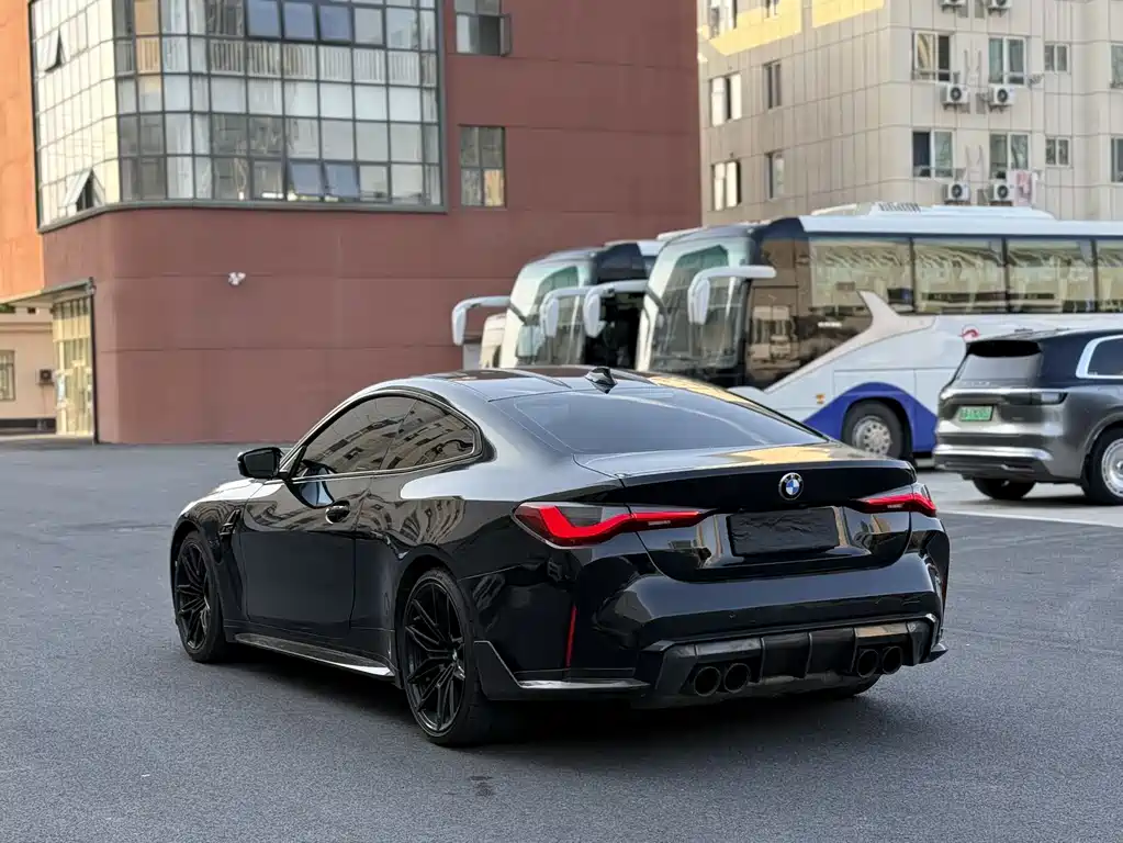 BMW M4 2022 — фото 7