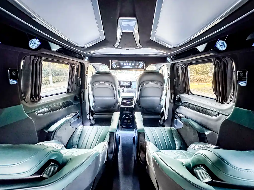 Ford Tourneo 2026 — фото 15