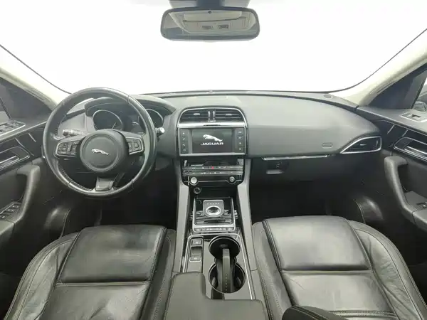 Jaguar F-PACE 2017