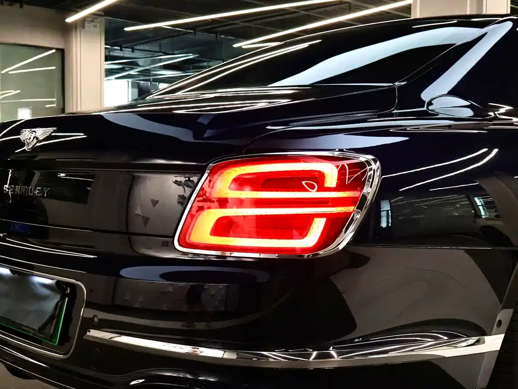 Bentley Flying Spur PHEV 2022 — фото 5