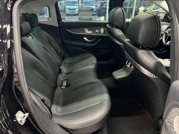 Mercedes-Benz E-Class 2022