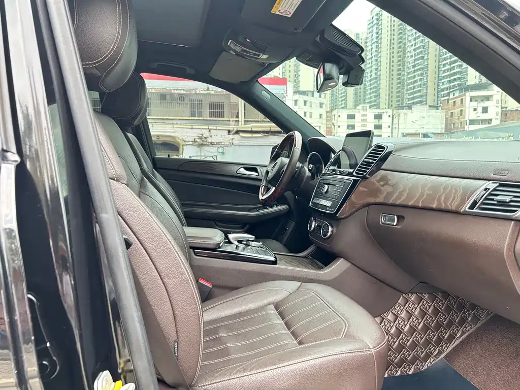 Mercedes-Benz GLE 2017 — фото 15