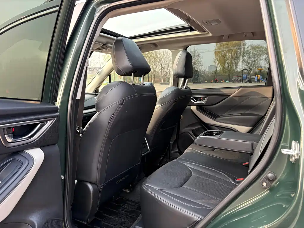 Subaru Forester 2023 — фото 13