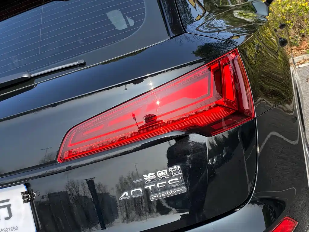 Audi Q5L 2023 — фото 11