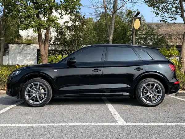 Audi Q5L 2022