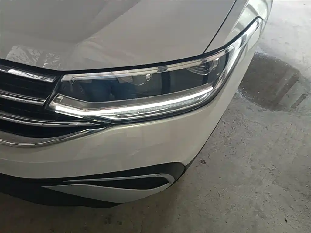 Volkswagen Tiguan L 2023 — фото 24