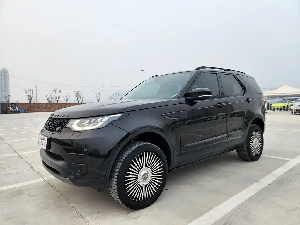 Land Rover Discovery 2019 — фото 1