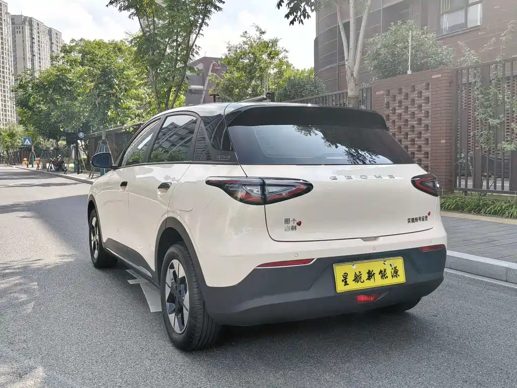 Geely Galaxy Starwish 2025 — фото 4