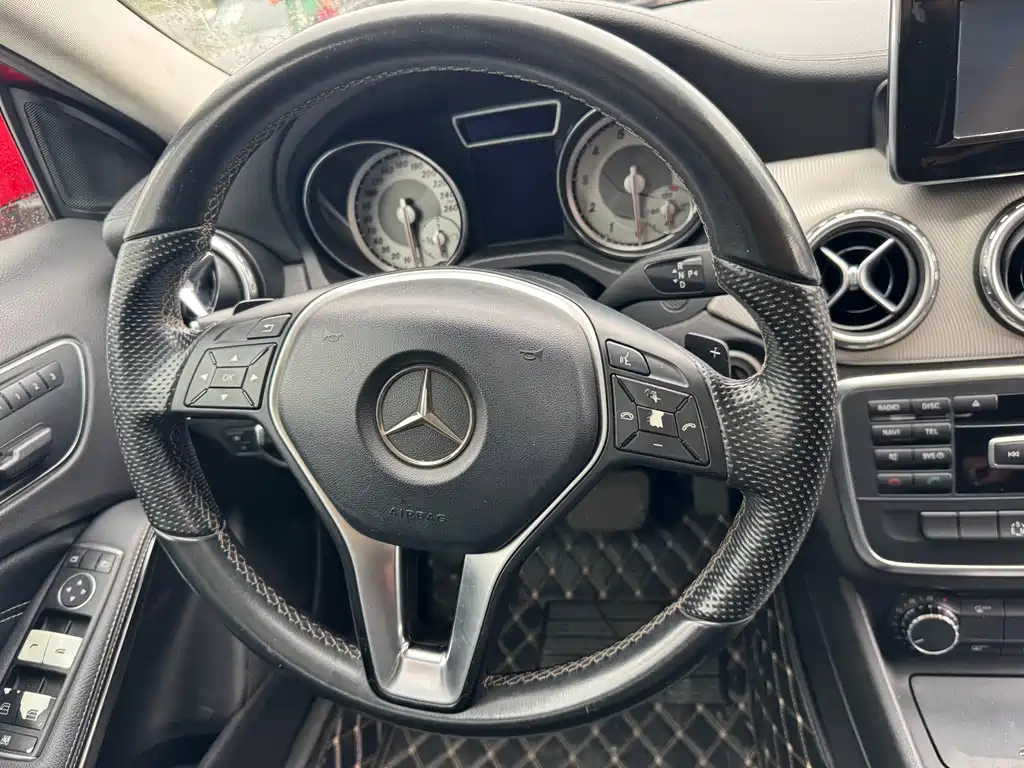 Mercedes-Benz GLA 2015 — фото 13
